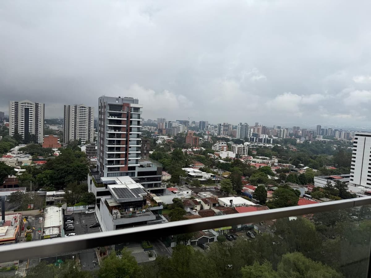 Gaura zona 15 Apartamento en renta - foto 1
