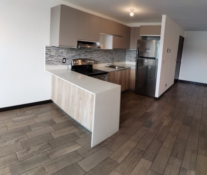 Apartamento en Renta en Zona 10 Edificio Verona - foto 1