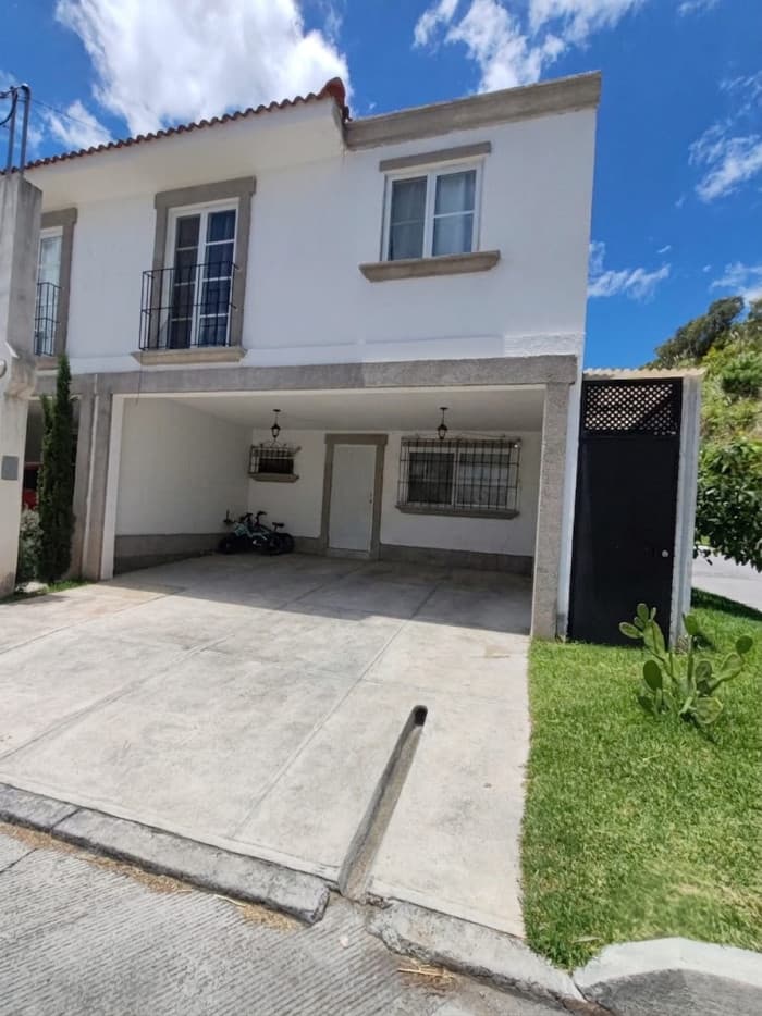 Casa en venta en Altos de san Nicolás San Jose Pinula - foto 1