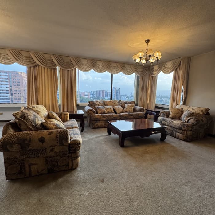 Apartamento en Renta zona 14 Avenida Las Americas - foto 1
