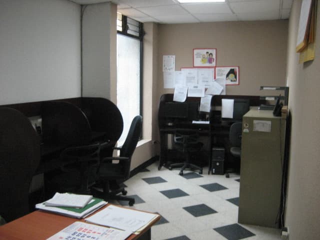 Oficina en venta cerca de calle MONTUFAR zona 9 - foto 1