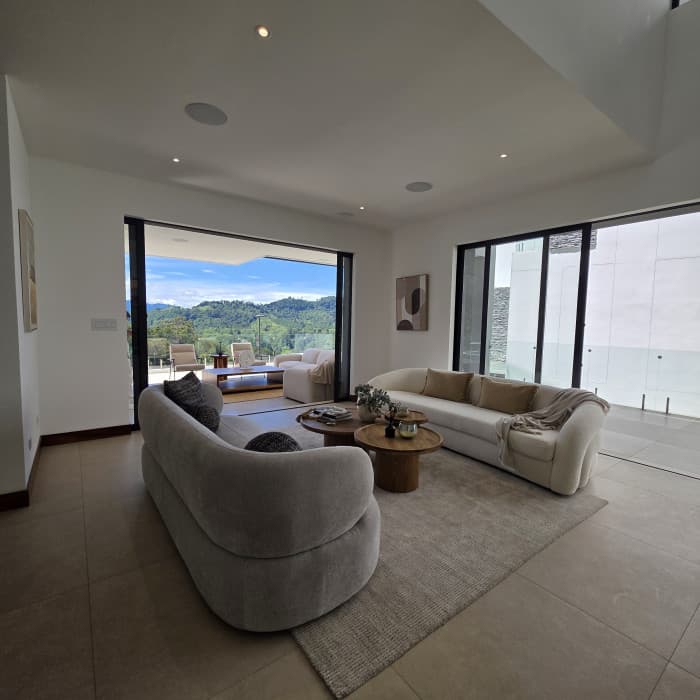 En venta lujosa casa Zona 16 el Pulte Ecuestre - foto 1