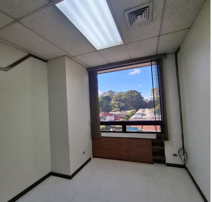 Oficina en Renta en Zona 10 Ciudad de Guatemala - foto 1