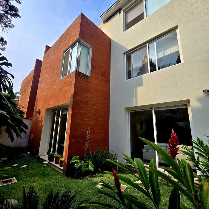Casa en venta en La Montaña Zona 16 dentro de garita - foto 1