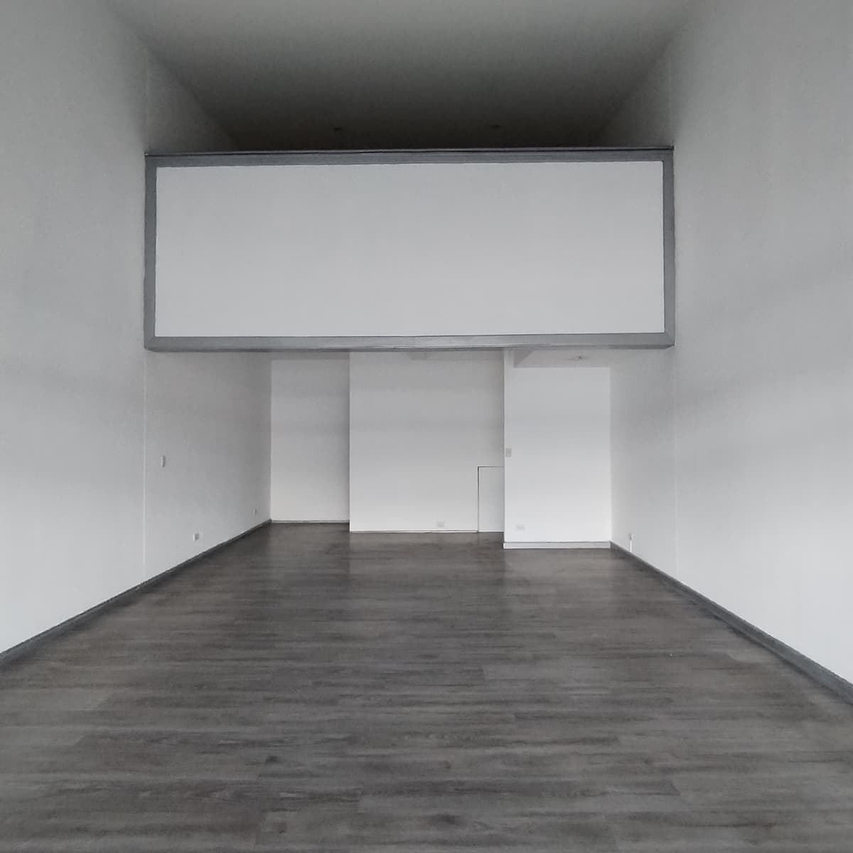 Local comercial en 20 calle zona 10 cerca a CC Pradera  - foto 1