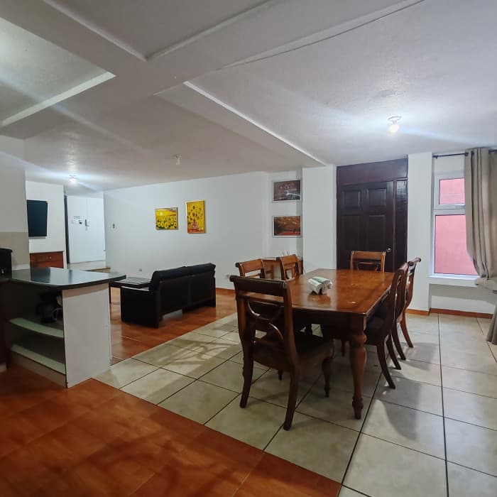 Apartamento amueblado de 2 habitaciones en Zona 15 - foto 1