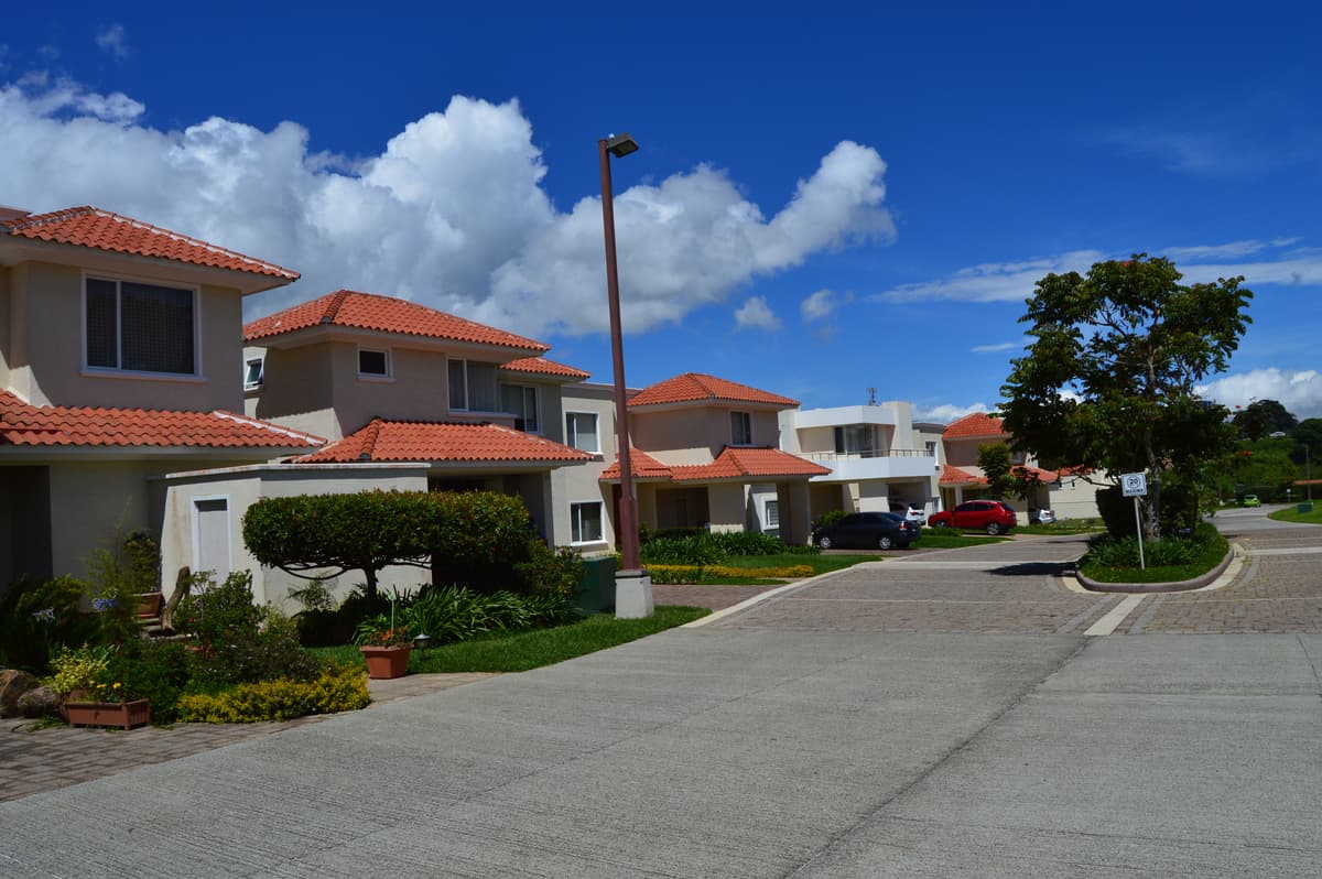 Terreno en venta en Portal del Bosque Fraijanes - foto 1