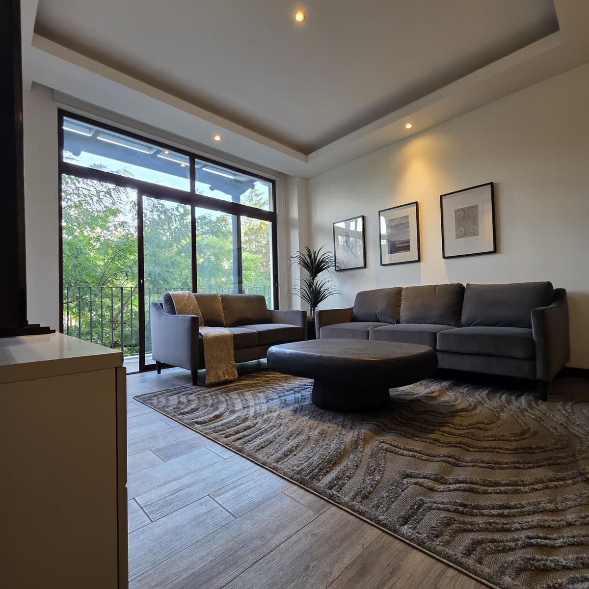 Apartamento amueblado en Alquiler Lirios de Cayala Z.16 - foto 1