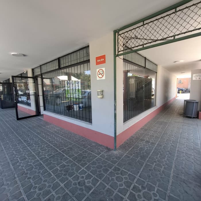 En Renta local con mezanine de 102m2 en Zona 10 - foto 1