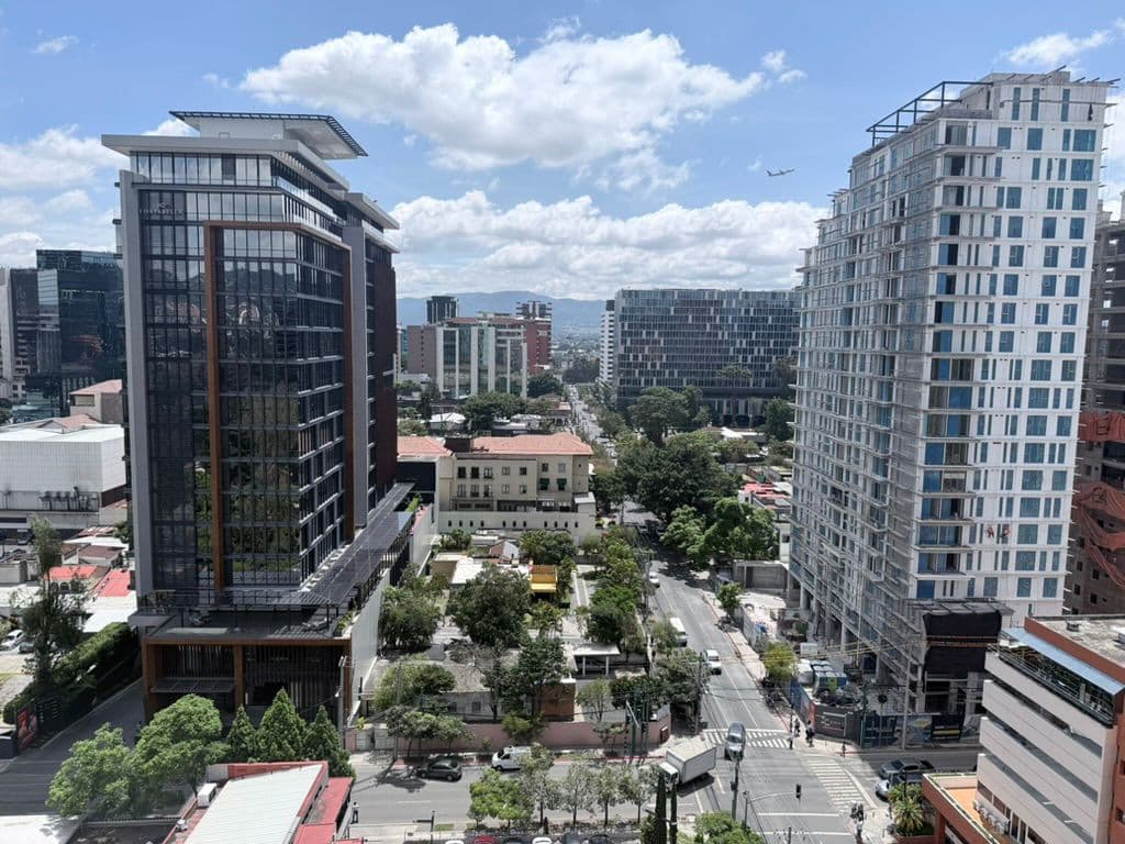 Apartamento en zona 10 Ciudad de Guatemala - foto 1
