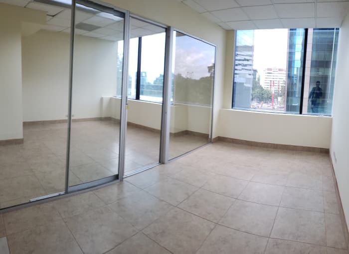 Oficina en Renta o Venta Edificio Europlaza Zona 14 - foto 1