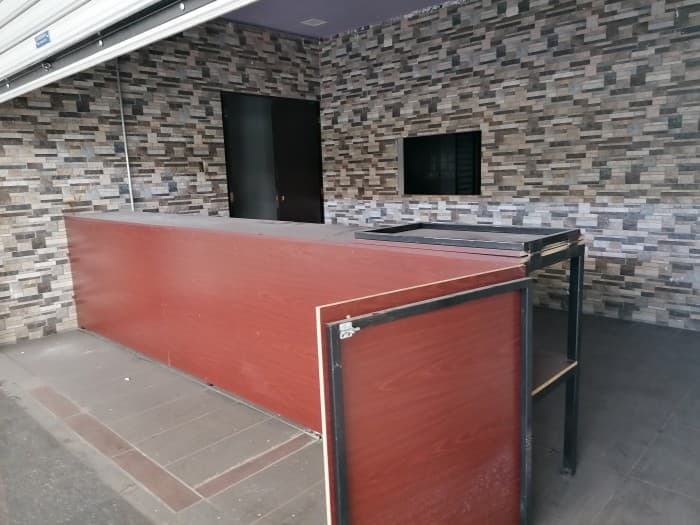 Local en renta en Foodcourt Calzada Roosevelt  - foto 1