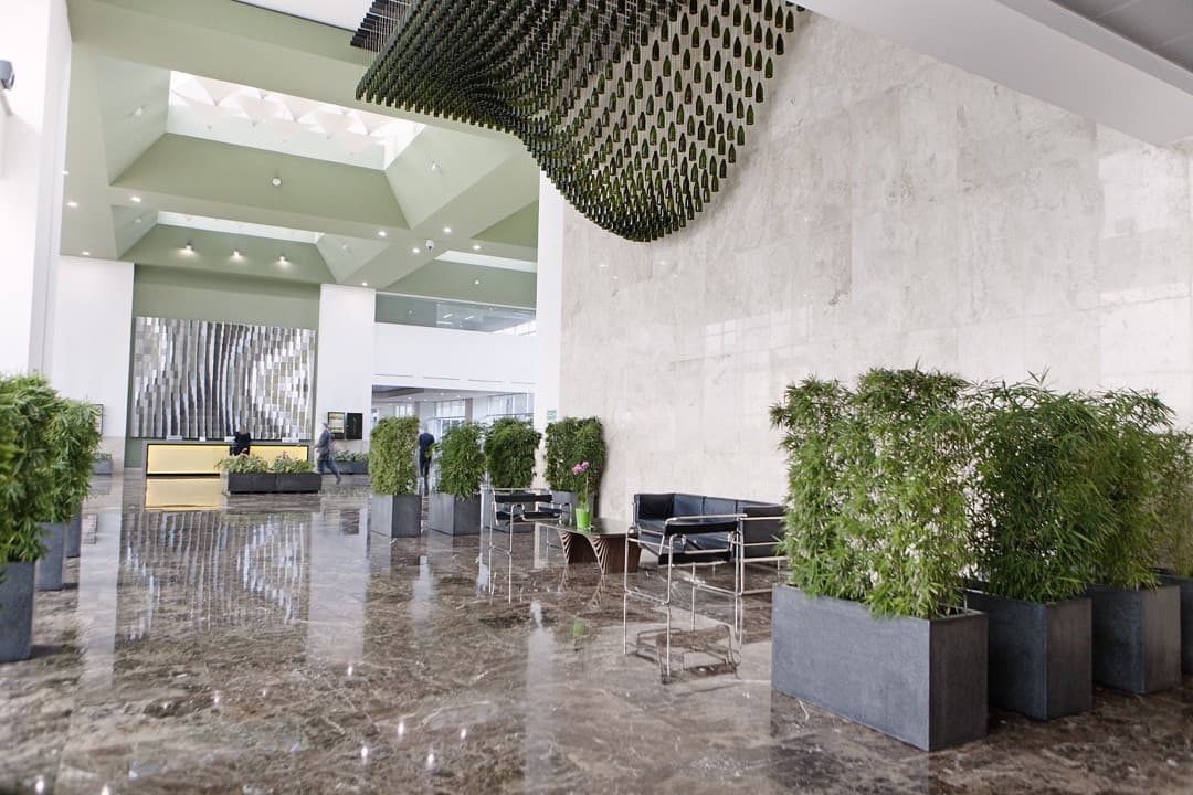 Oficinas en Venta de 2 niveles en Zona 10 Guatemala - foto 1
