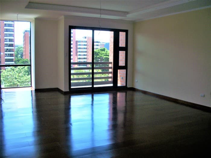 Apartamento en venta edificio Zona 10 Guatemala - foto 1
