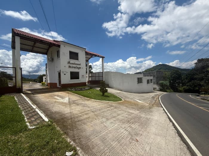 Terreno Residencial Miralago en Villa Canales   - foto 1
