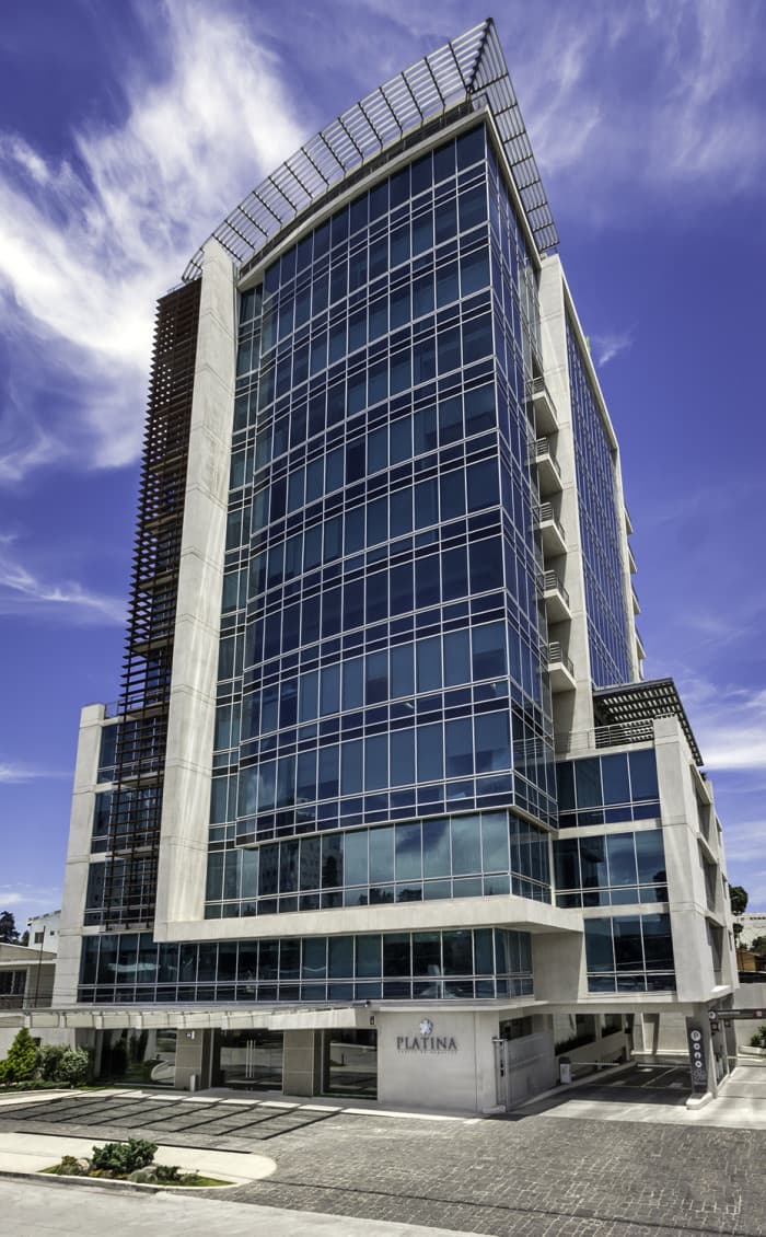 Oficinas Amuebladas Renta Zona 10 Edificio Platina - foto 1