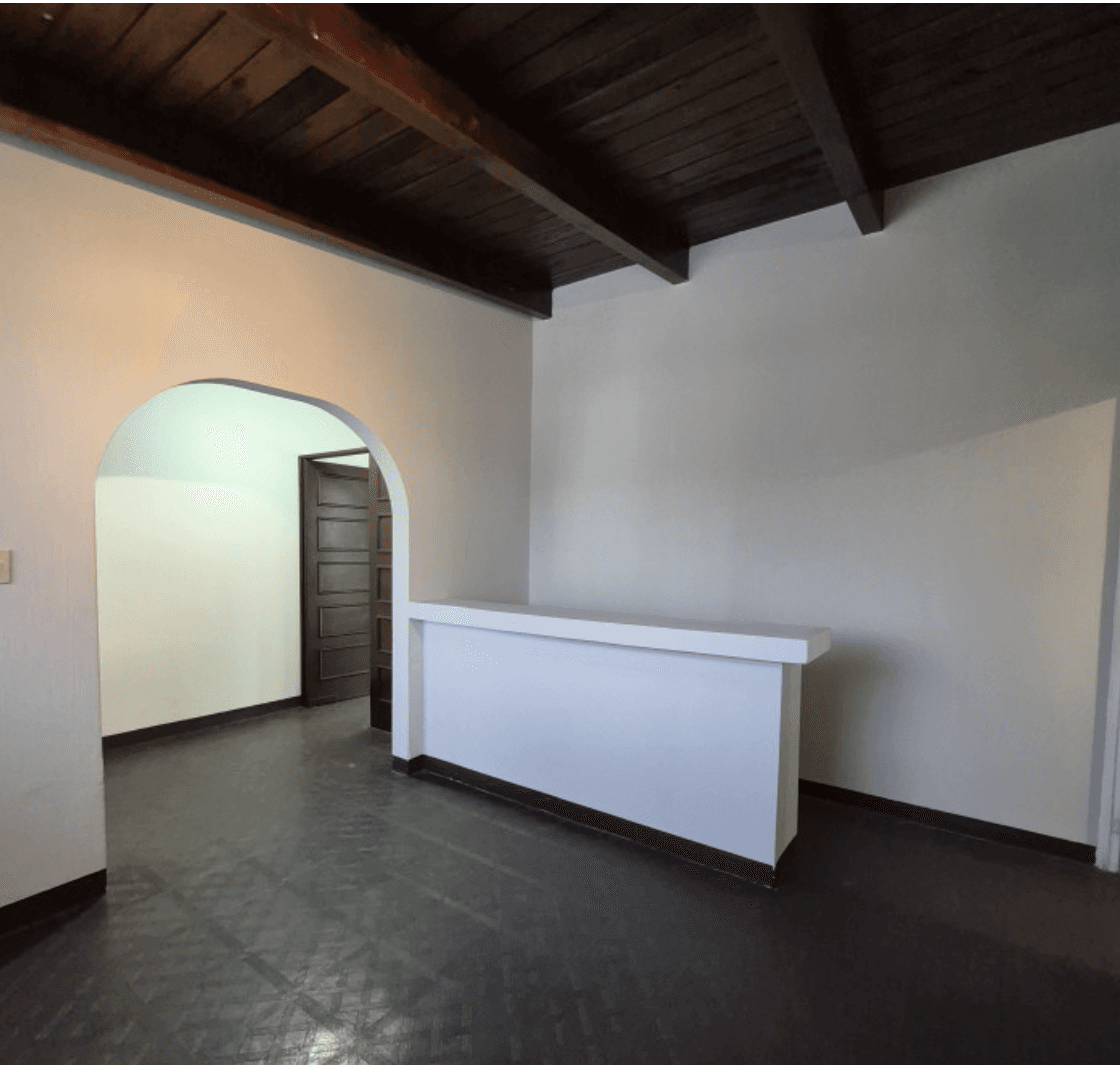 Casa para oficinas en alquiler en zona 15 Guatemala - foto 1