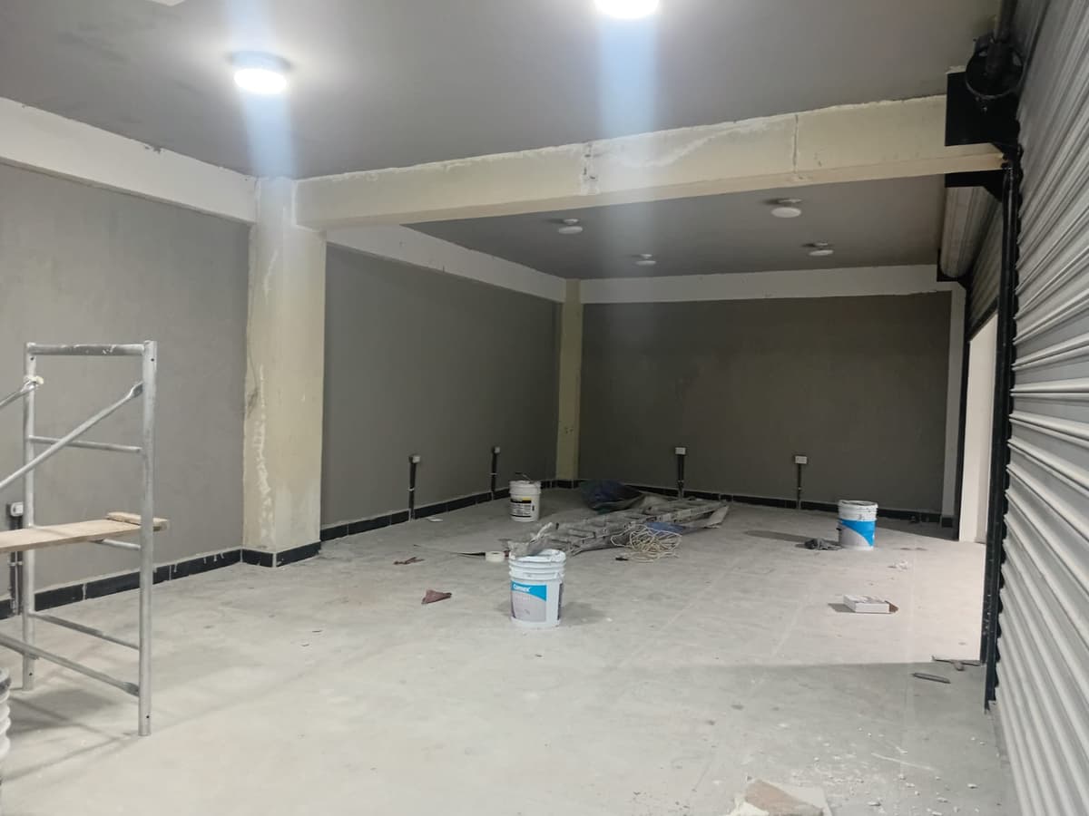 Local comercial en renta en zona 3 en Plaza automotriz  - foto 1