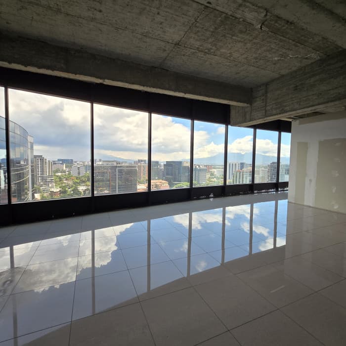 En venta Pent House Oficinas en Zona 10 Diagonal 6 - foto 1
