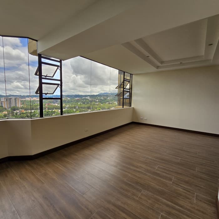 En Venta Apartamento en Zona 10 cercano a Oackland Z 10 - foto 1