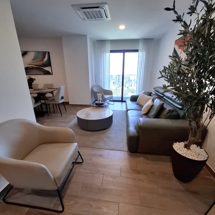 Apartamento Amueblado de 3 Habitaciones en Parque 14 - foto 1