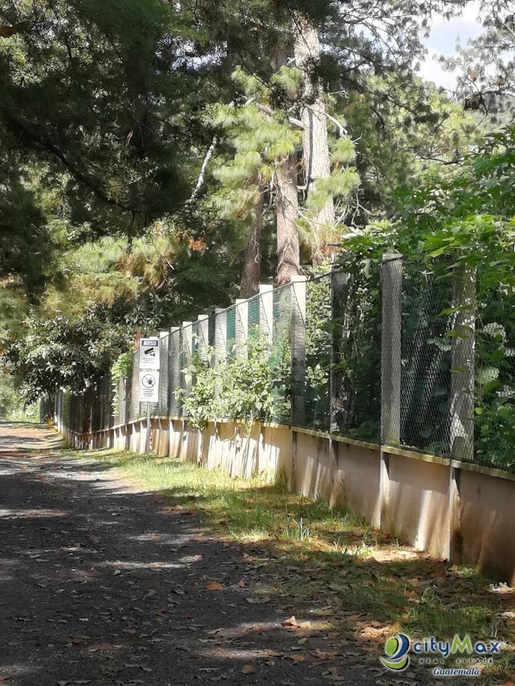 Terreno residencial en venta en Los Pinos Mixco zona 7 - foto 1