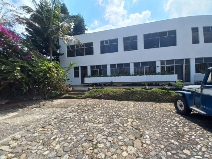 Casa Comercial 942Mts + 15 parqueos km 8 CES - foto 1