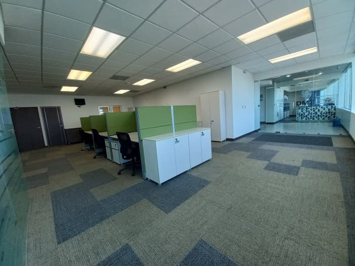 En venta moderna Oficina amueblada en zona 10 - foto 1
