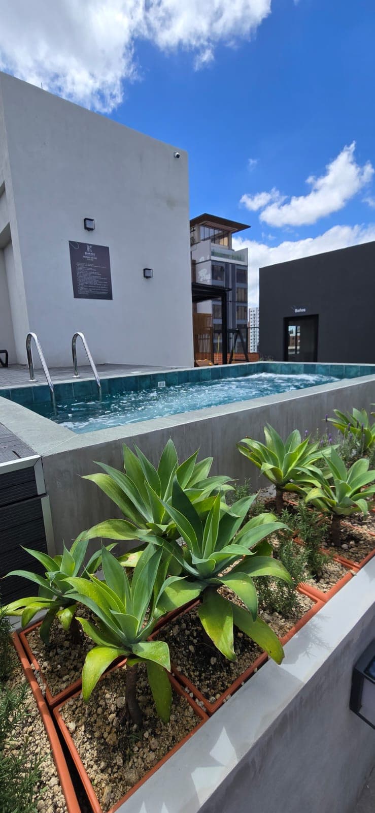 Apartamento nuevo en renta Kona Zona 10 Guatemala - foto 1