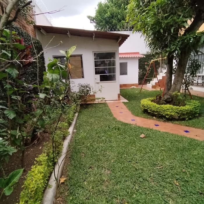 Casa en Renta Sector Médico fuera de garita en Zona 10  - foto 1