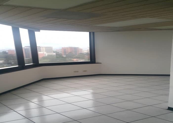 Oficina con 185 m2 en Renta en nivel Alto de la Zona 10 - foto 1