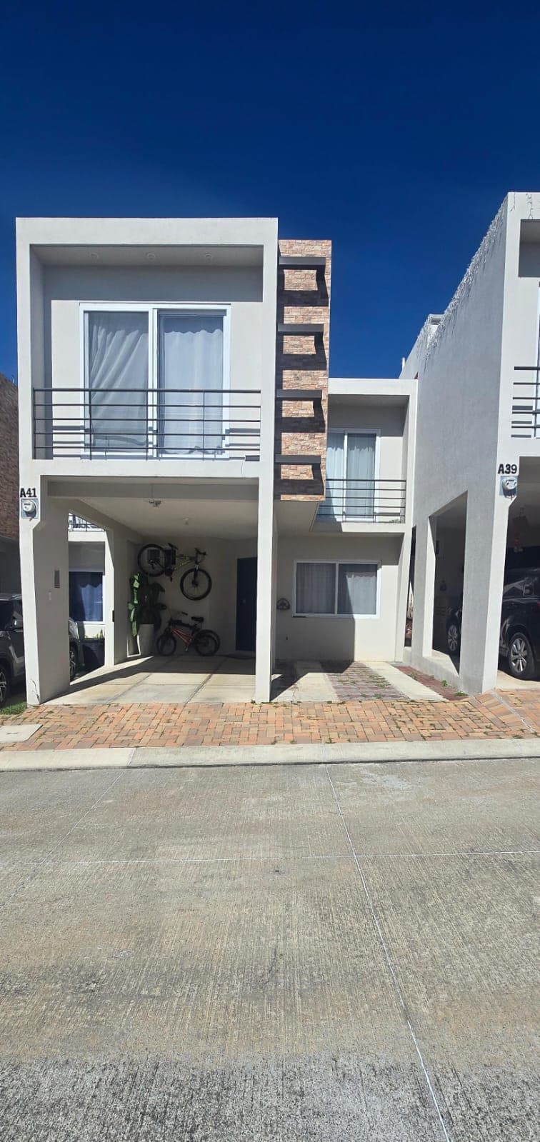 Casa en venta en La Reserva country club  - foto 1