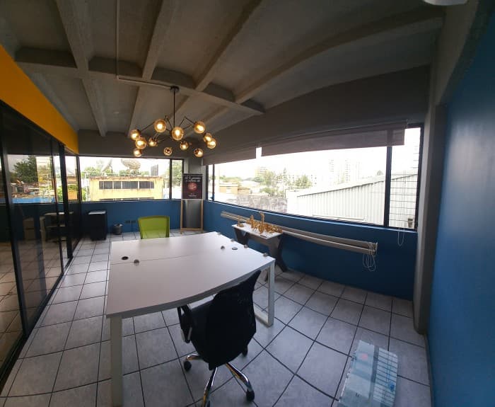 En Venta oficina en Plaza Buró zona 10 Guatemala - foto 1