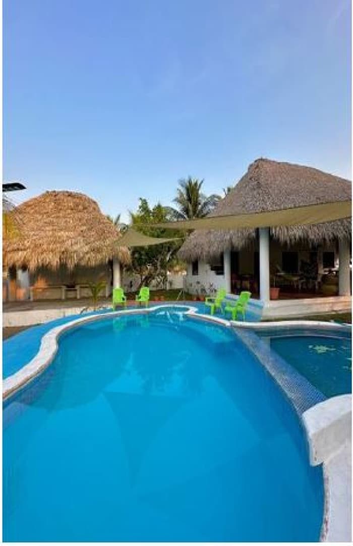 Casa en venta en Monterrico Santa Rosa Guatemala - foto 1