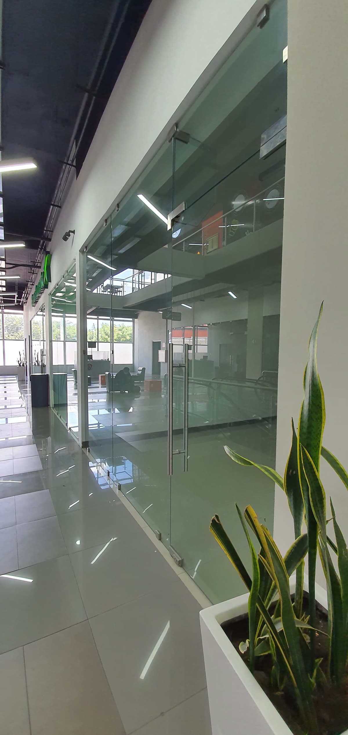 Local Comercial en renta zona 7 Calzada San Juan - foto 1