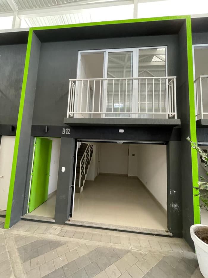 Local comercial renta en Plaza Amatitlán - foto 1