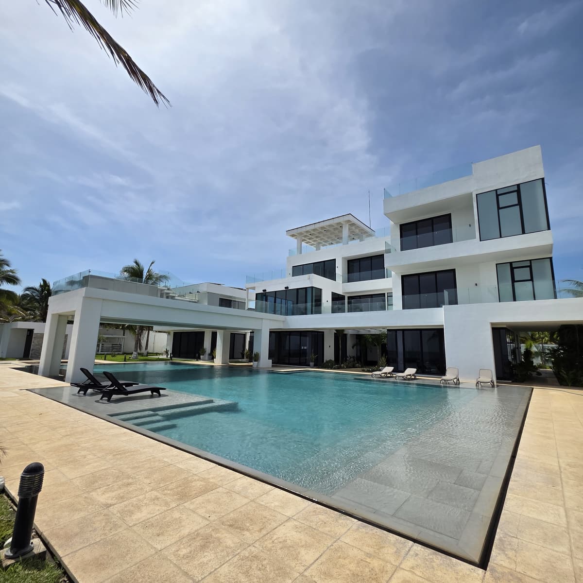 Exclusiva y Lujosa Casa venta frente al Mar Monterrico - foto 1