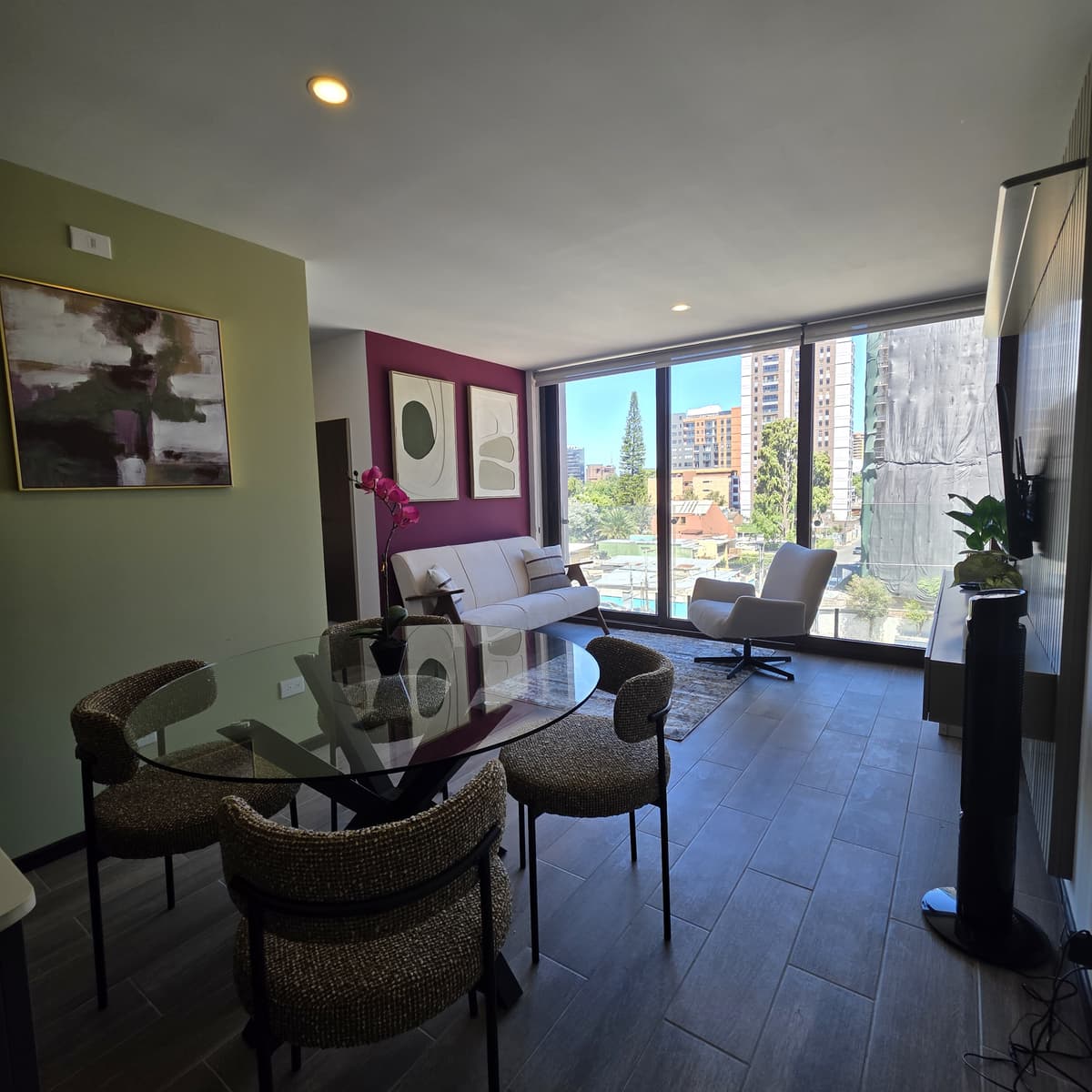 Apartamento en renta 2 Habitaciones Zona 10 Amueblado - foto 1