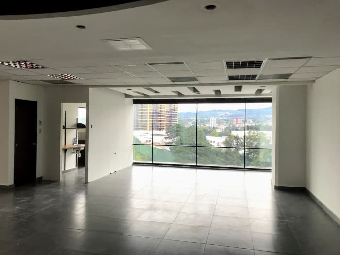 Oficina en renta o venta en zona 10 Guatemala - foto 1