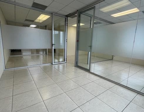 Oficina en Renta o Venta en Zona Pradera Zona 10 - foto 1