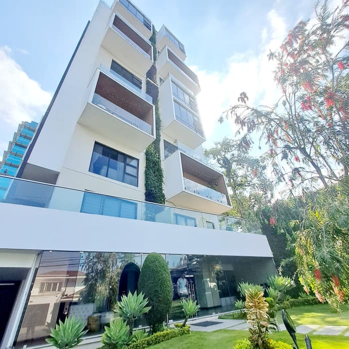 Apartamento en renta zona 15 VH2 - foto 1