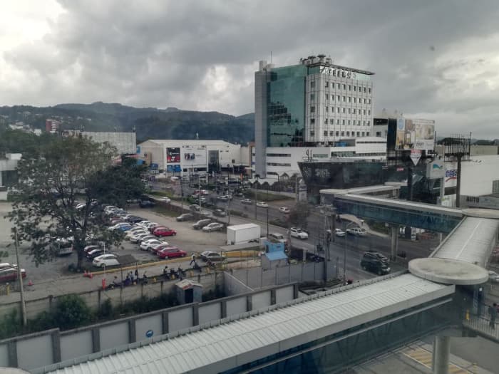En renta Oficina Tabicada en Zona 10  - foto 1