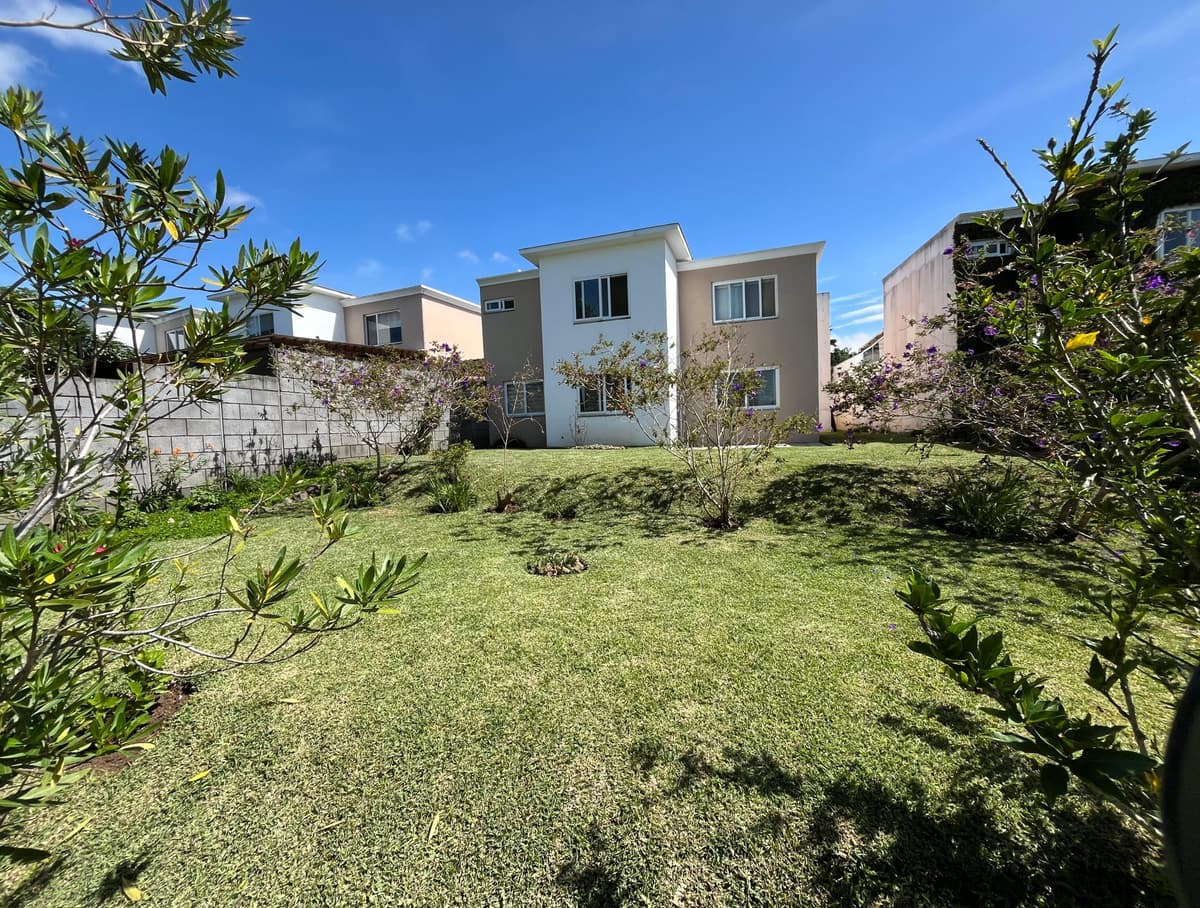 Casa en venta en La fontana II km 25 Fraijanes - foto 1