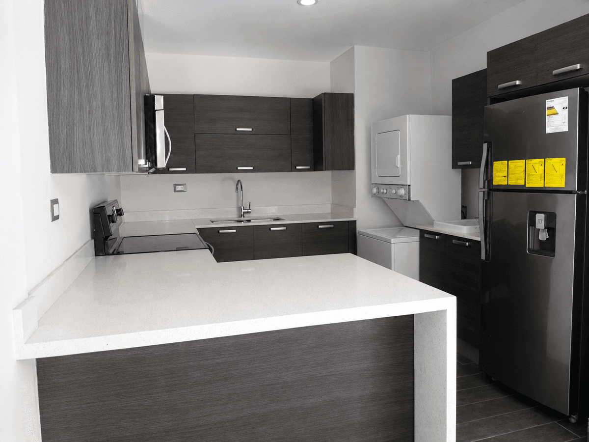 Rento apartamento de 1 habitación en zona 10 - foto 1