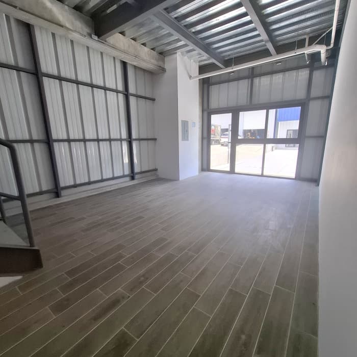 Ofibodega de Esquina en Renta, para estrenar en K13 - foto 1