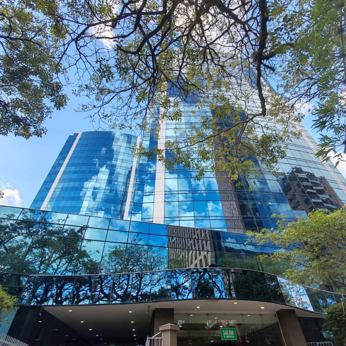 En venta o Renta Oficina de 500m2 en zona 10 Guatemala - foto 1