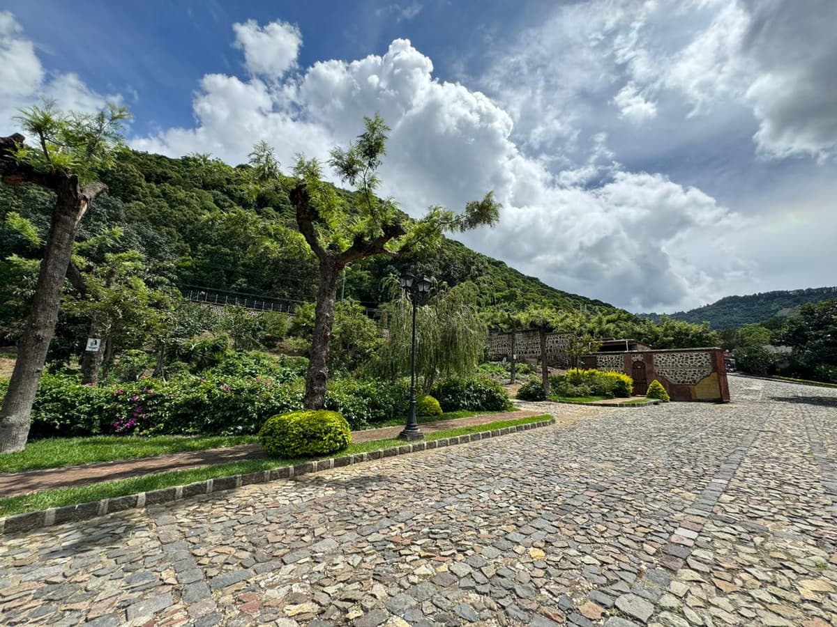 Vendo hermoso terreno cerca de la Antigua Guatemala - foto 1
