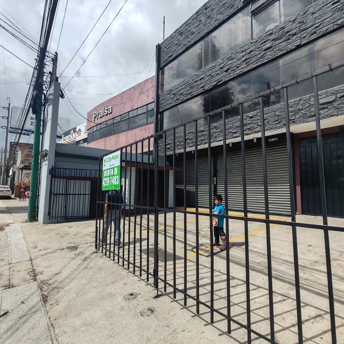 Edificio en alquiler sobre la 20 calle zona 10 - foto 1