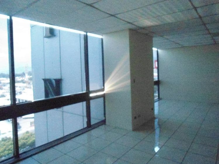 Oficina comercial en renta en zona 11 - foto 1
