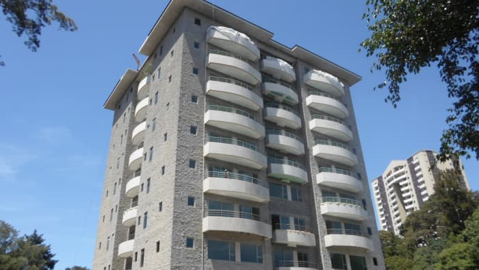 En renta apartamento en Ladera de Florencia zona 10 - foto 1
